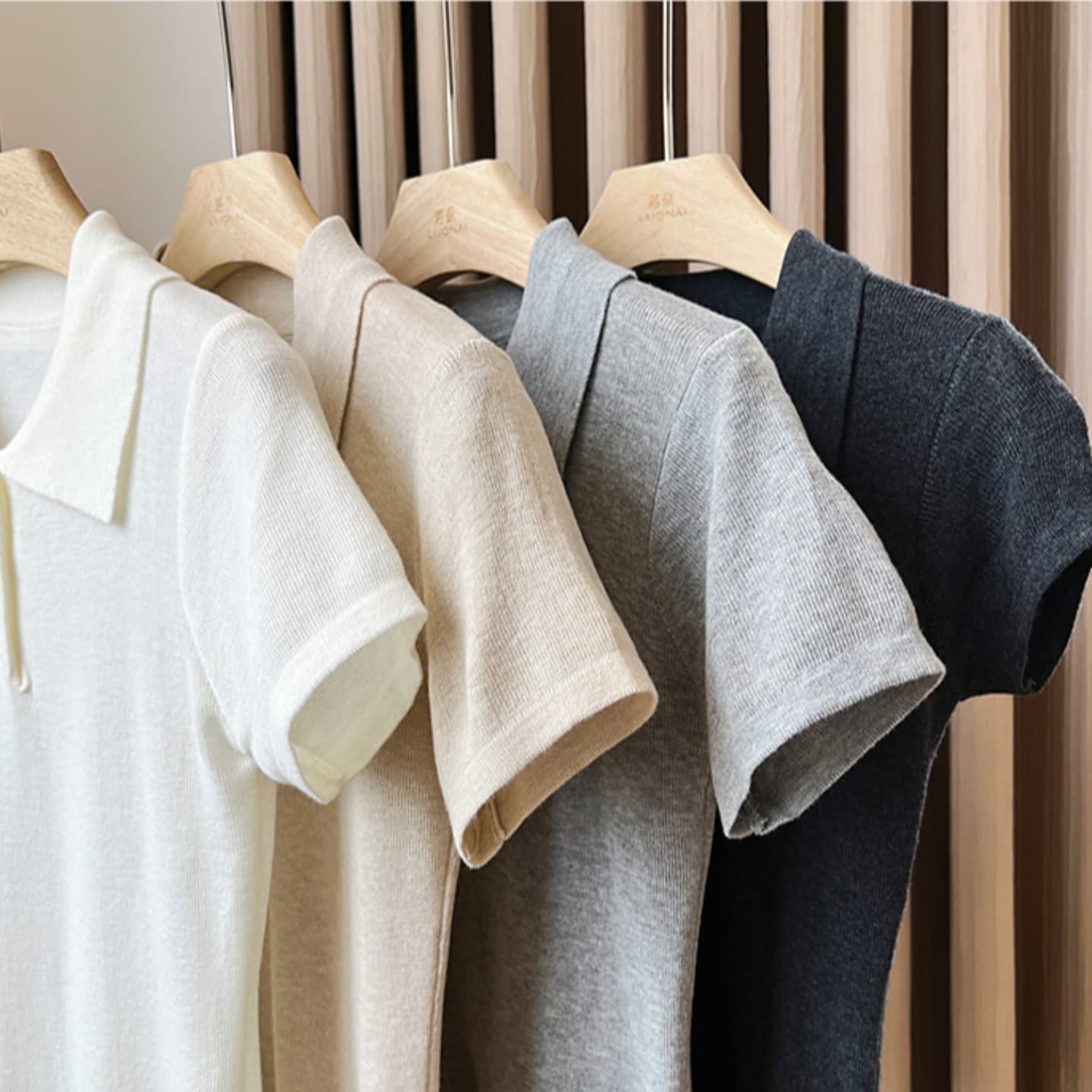 레트로 POLO 칼라 니트 반팔 티셔츠 여성 여름 2026 새로운 다용도 미니멀리즘 몸매 가꾸기 슬림해 보이는 긍정적 인 어깨 의류 이미지 5