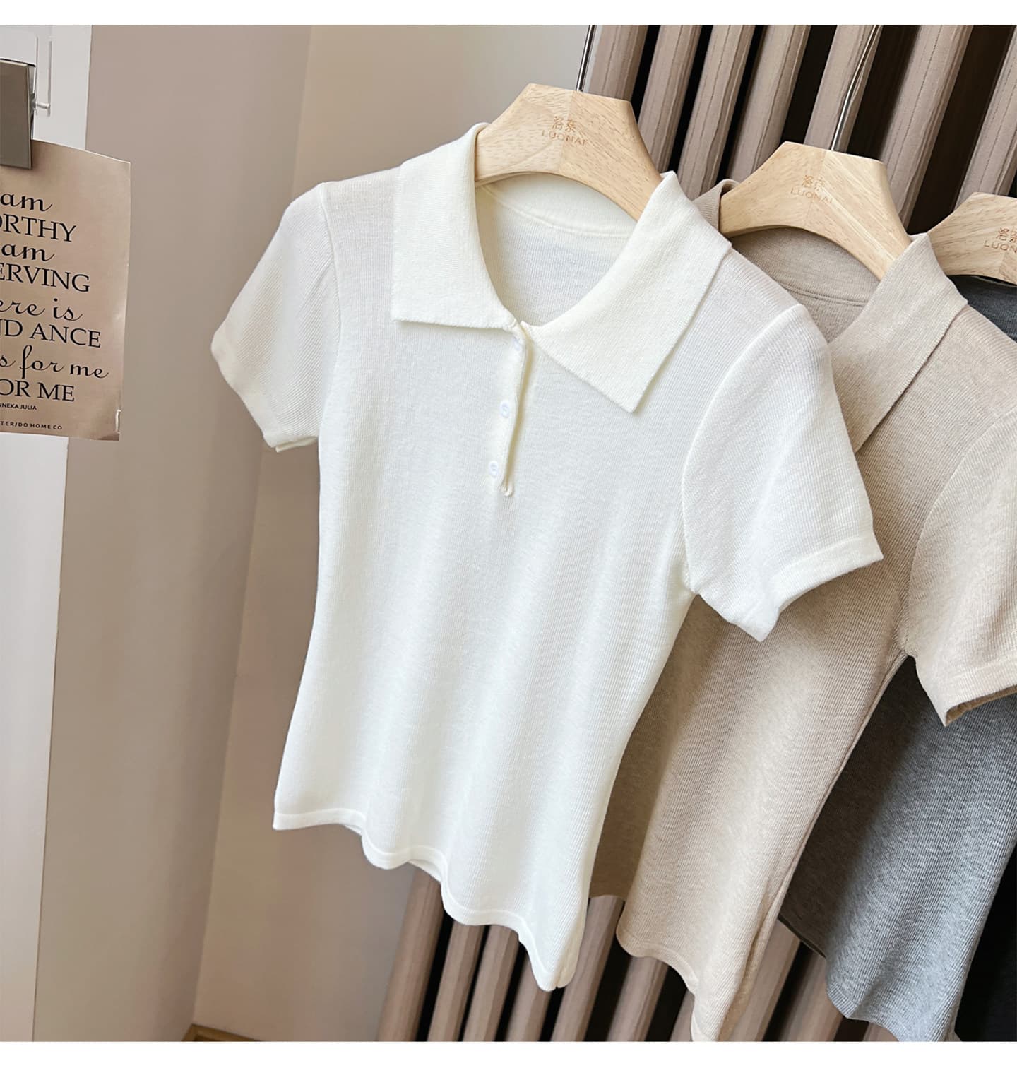 레트로 POLO 칼라 니트 반팔 티셔츠 여성 여름 2026 새로운 다용도 미니멀리즘 몸매 가꾸기 슬림해 보이는 긍정적 인 어깨 의류 상세 이미지 10