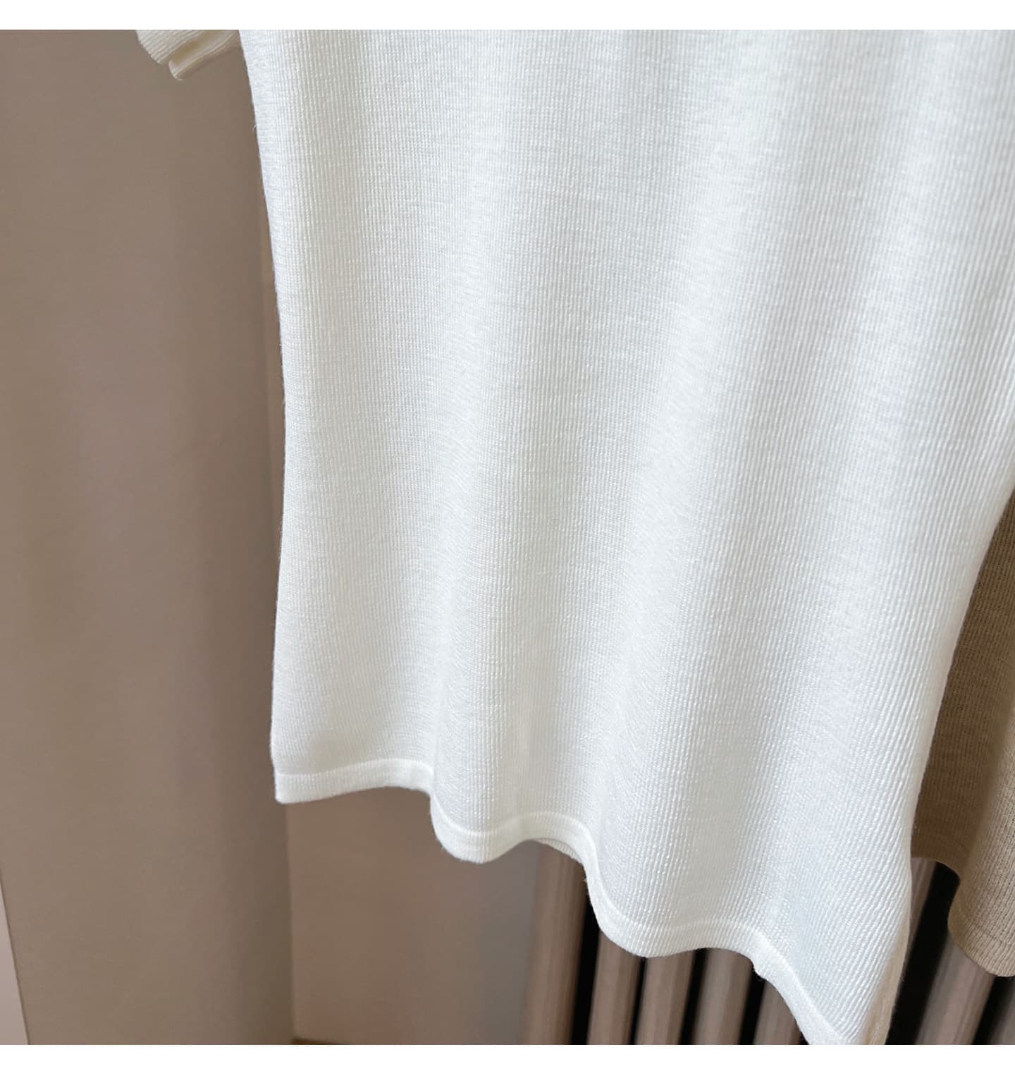 레트로 POLO 칼라 니트 반팔 티셔츠 여성 여름 2026 새로운 다용도 미니멀리즘 몸매 가꾸기 슬림해 보이는 긍정적 인 어깨 의류 상세 이미지 15