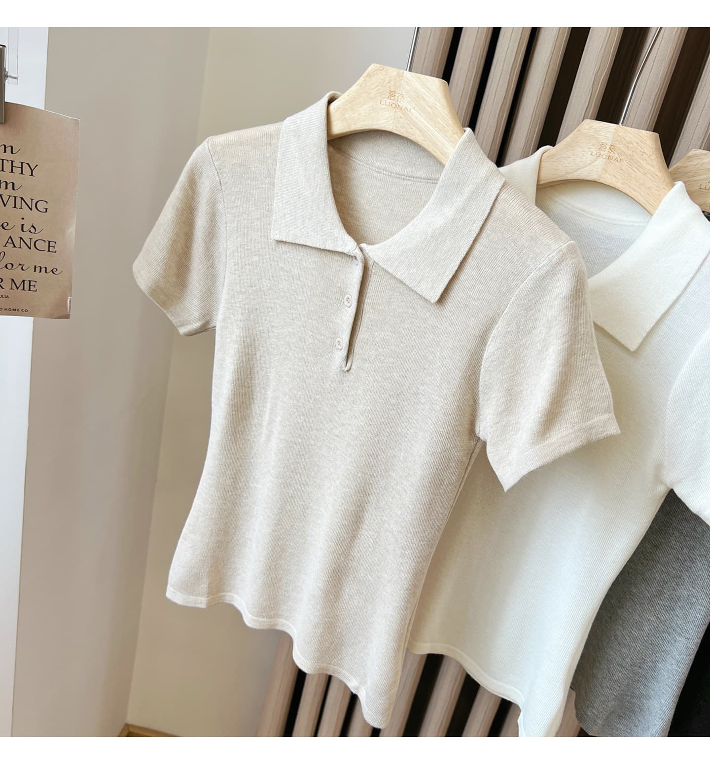 레트로 POLO 칼라 니트 반팔 티셔츠 여성 여름 2026 새로운 다용도 미니멀리즘 몸매 가꾸기 슬림해 보이는 긍정적 인 어깨 의류 상세 이미지 18