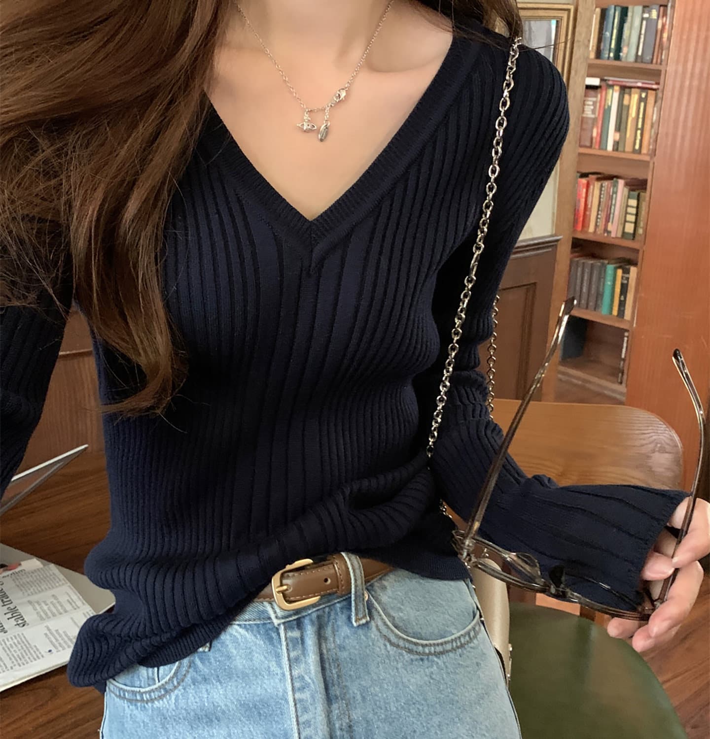블루 색상 디스플레이 화이트 V넥 스웨터 여자 가을 겨울 누출 쇄골 순수한 욕망 만나는 긴팔 맨위 몸매 가꾸기 인사이드 가져 가라. 니트 스웨터 상세 이미지 11