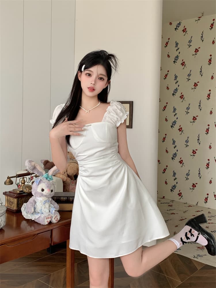 검정색 허리 수축 슬림해 보이는 광장 칼라 여성 드레스 2026 새로운 여름 프랑스식 그는 벤 바람 품격 한 마디 짧은 치마 상세 이미지 2