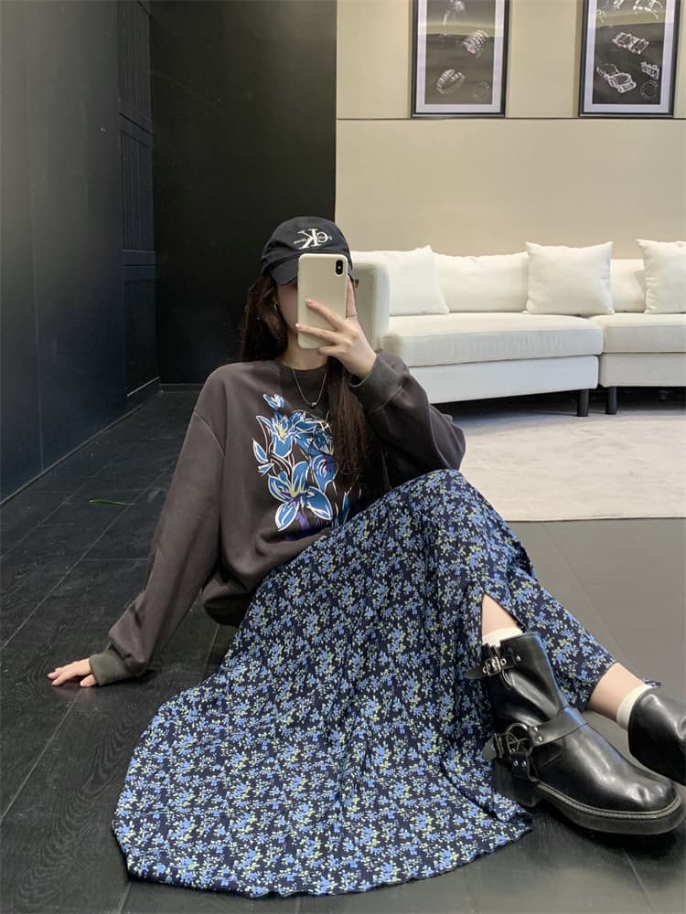 실사 가을 새로운 디자인 풀오버 루즈핏 후드티 레트로 어두운 회색 불규칙 꽃무늬 슬립 치마 세트 이미지 2