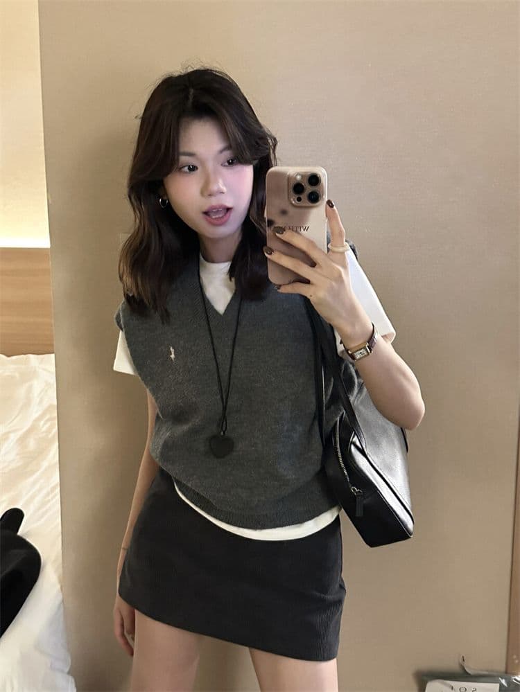 크리스마스 레드 신년 빨간색 작은 말 자수 한 부서 착용 가져 가라. chic Chic 스택 착용 베스트 학원 스타일 맨위 상세 이미지 6