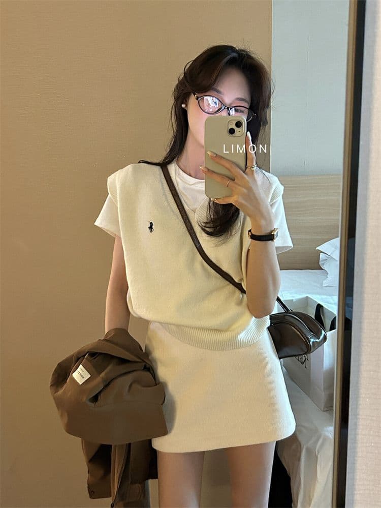 크리스마스 레드 신년 빨간색 작은 말 자수 한 부서 착용 가져 가라. chic Chic 스택 착용 베스트 학원 스타일 맨위 상세 이미지 24