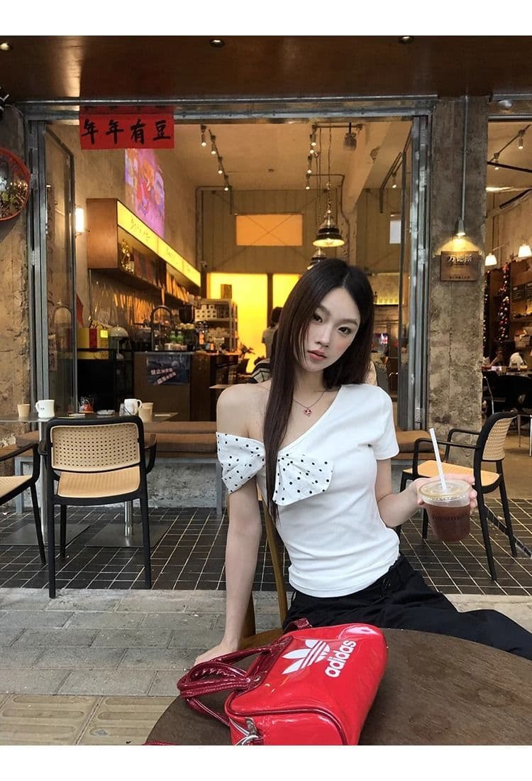 40 모달 260 사람들 면 티셔츠 여름 2026 새로운 트렌디 도트 무늬 오프숄더 몸매 가꾸기 쇼트 스타일 비스듬한 칼라 여성 의류 상세 이미지 3