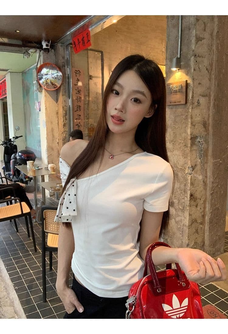 40 모달 260 사람들 면 티셔츠 여름 2026 새로운 트렌디 도트 무늬 오프숄더 몸매 가꾸기 쇼트 스타일 비스듬한 칼라 여성 의류 상세 이미지 5