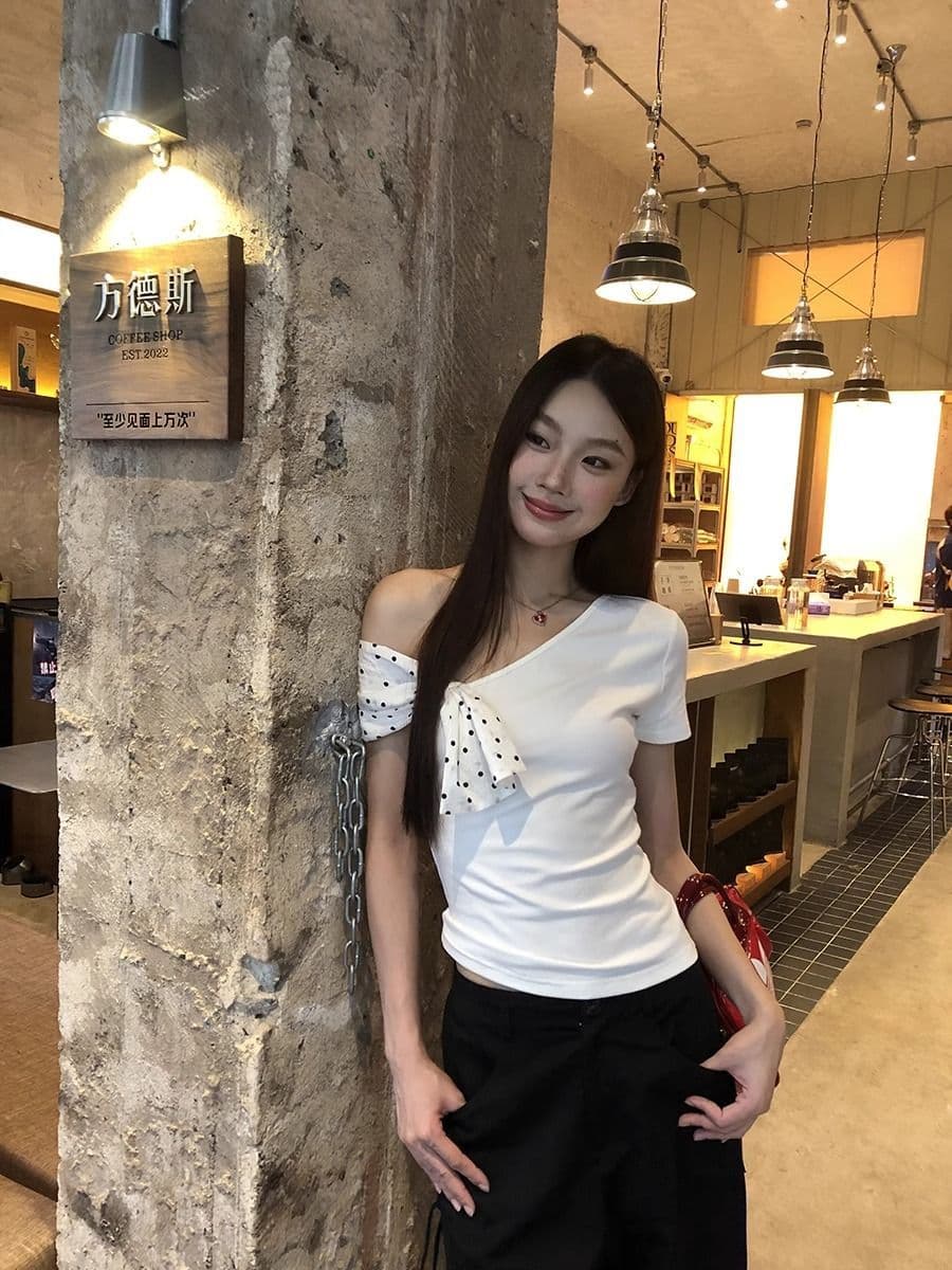 40 모달 260 사람들 면 티셔츠 여름 2026 새로운 트렌디 도트 무늬 오프숄더 몸매 가꾸기 쇼트 스타일 비스듬한 칼라 여성 의류 상세 이미지 30