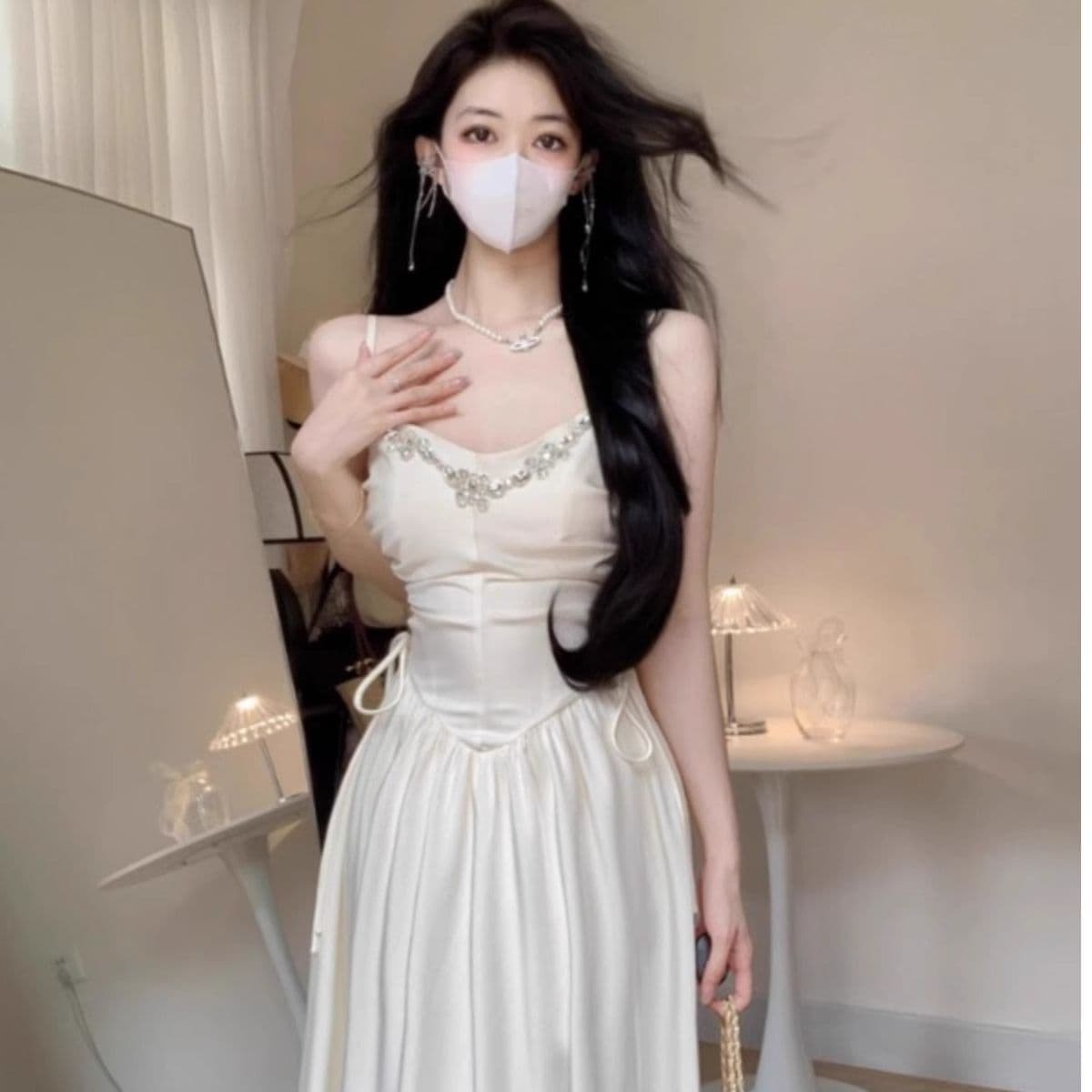 빛 럭셔리 바람 천 골드 예복 치마 2026 여름 슬립 몸매 가꾸기 슬림해 보이는 펌프 로프 레이스업 명문 여성 생일 롱 스커트 아이들 상세 이미지 1