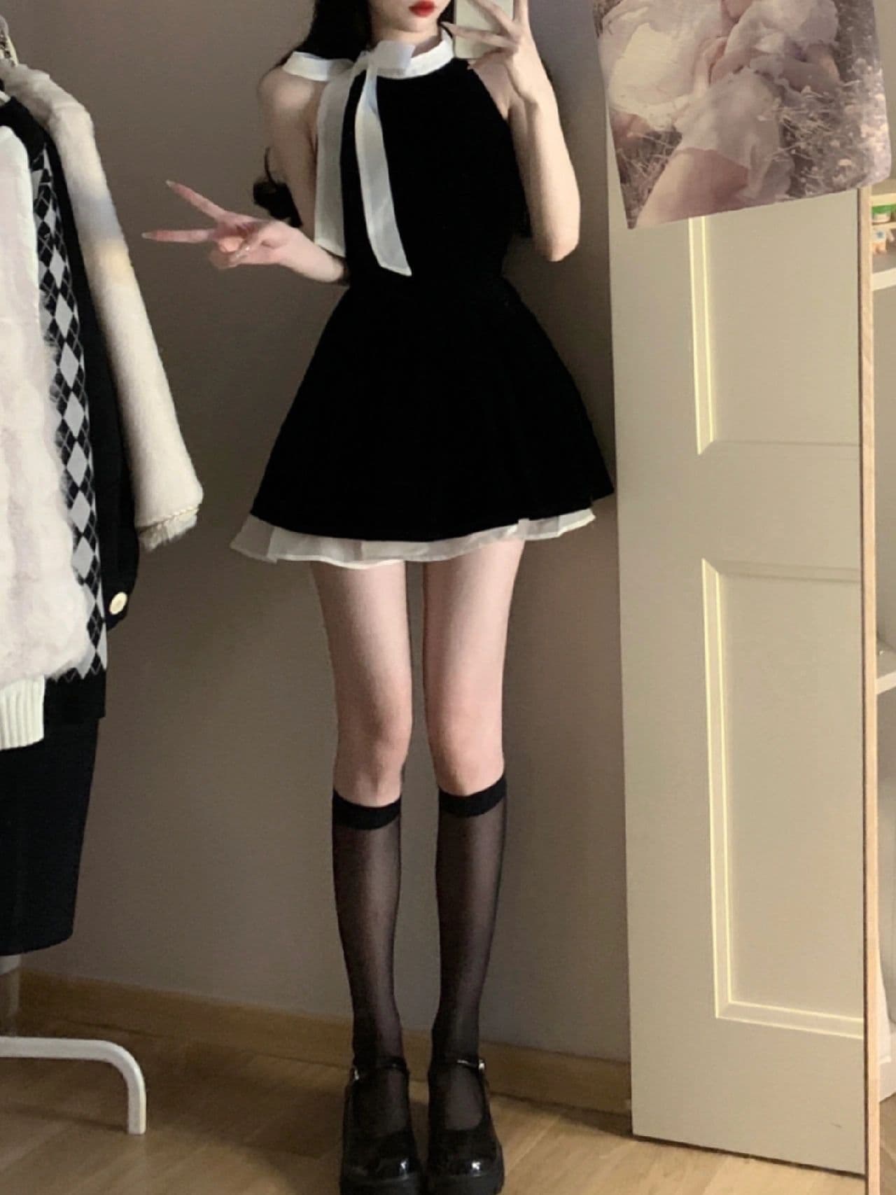 프랑스식 달콤한 매운맛 바람 품격 하이웨이스트 슬림해 보이는 나비 매듭 민소매 행침 목 여성 드레스 작은 키 검정색 미니 스커트 여름 상세 이미지 2