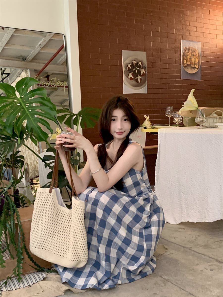레트로 체크무늬 민소매 드레스 2026 파란색 여름 새로운 조끼 캐주얼 슬림해 보이는 느긋한 롱 스커트 이미지 2