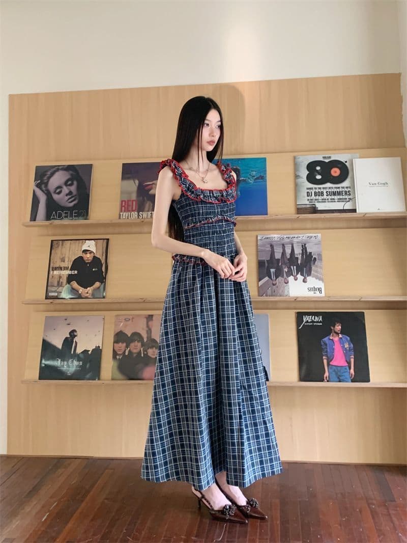 한 부서 학원 스타일 품격 허리 수축 프릴 체크무늬 슬립 드레스 여성 패션 여름 새로운 스퀘어 입 칼라 무릎 아래 롱 스커트 상세 이미지 7