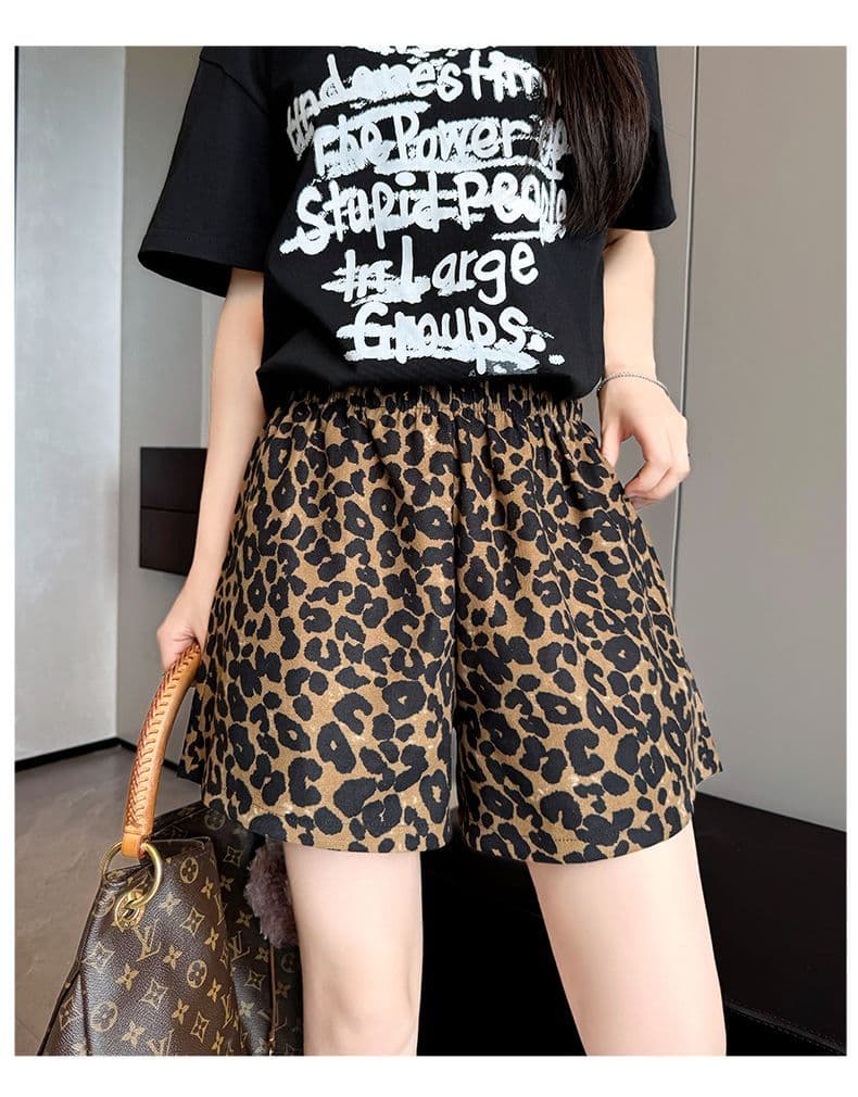 레오파드 무늬 반바지 여성 여름 얇은 스타일 2026 새로운 하이웨이스트 외출용 슬림해 보이는 넓은 다리 바지 얼음 실크 운동 오부 바지 상세 이미지 18