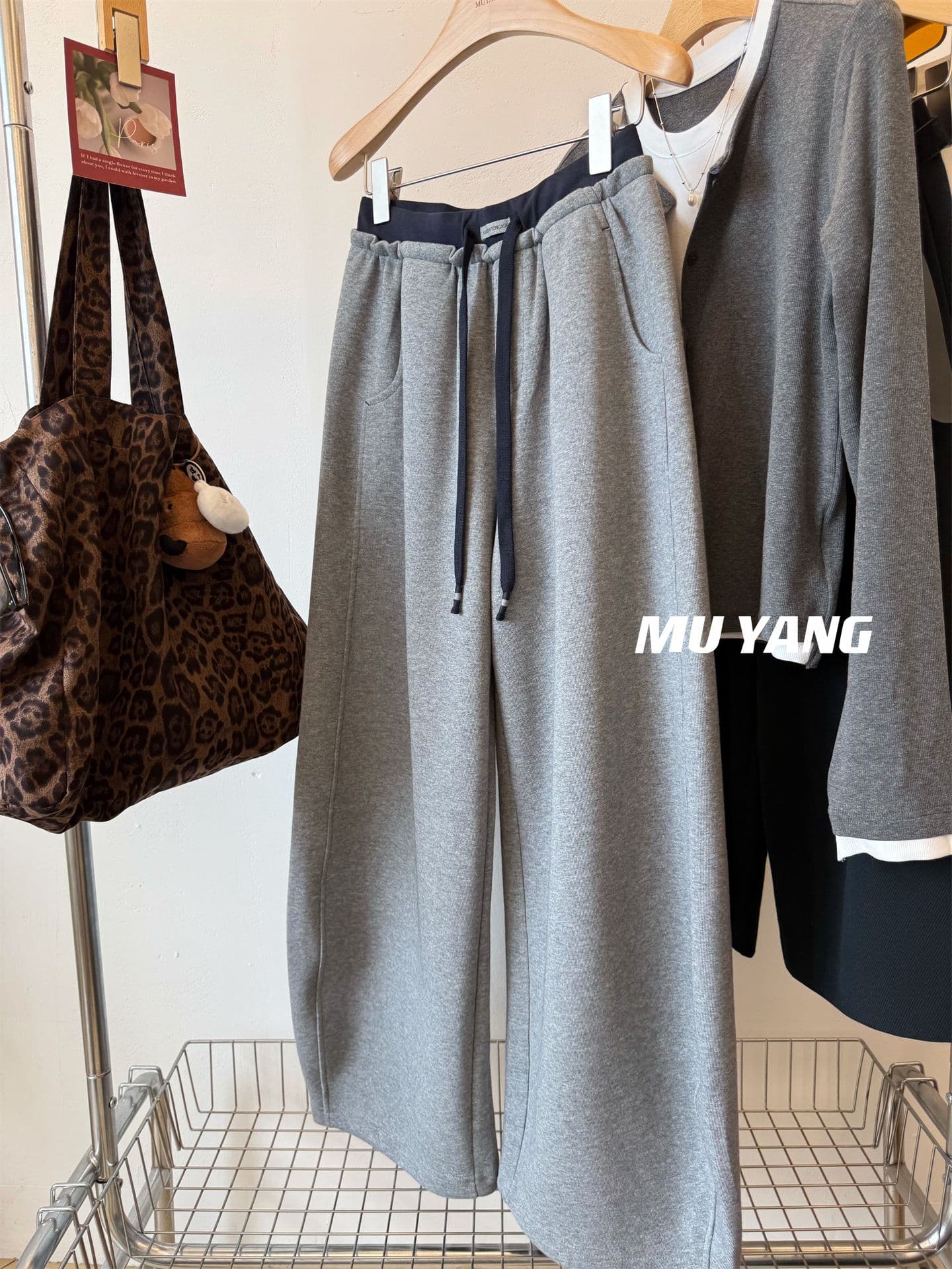 세 색상 원본 원단 특별 빅 사이즈 300 근 웨이 바지 캐주얼 바지 여성 고유 한 Chic 모통이 칼 바지 상세 이미지 2