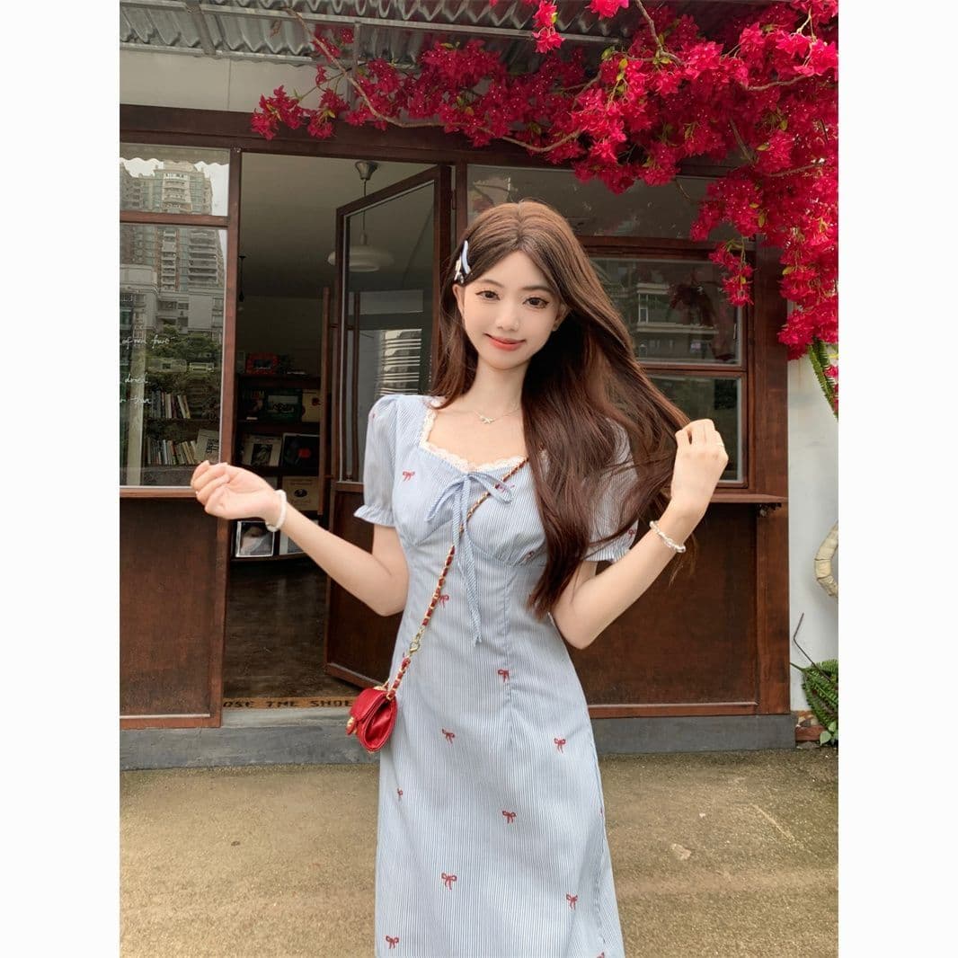 작은 청신 스트라이프 나비 매듭 거품 소매 드레스 여름 새로운 레이스 조각 허리 수축 슬림해 보이는 한 마디 롱 스커트 이미지 4