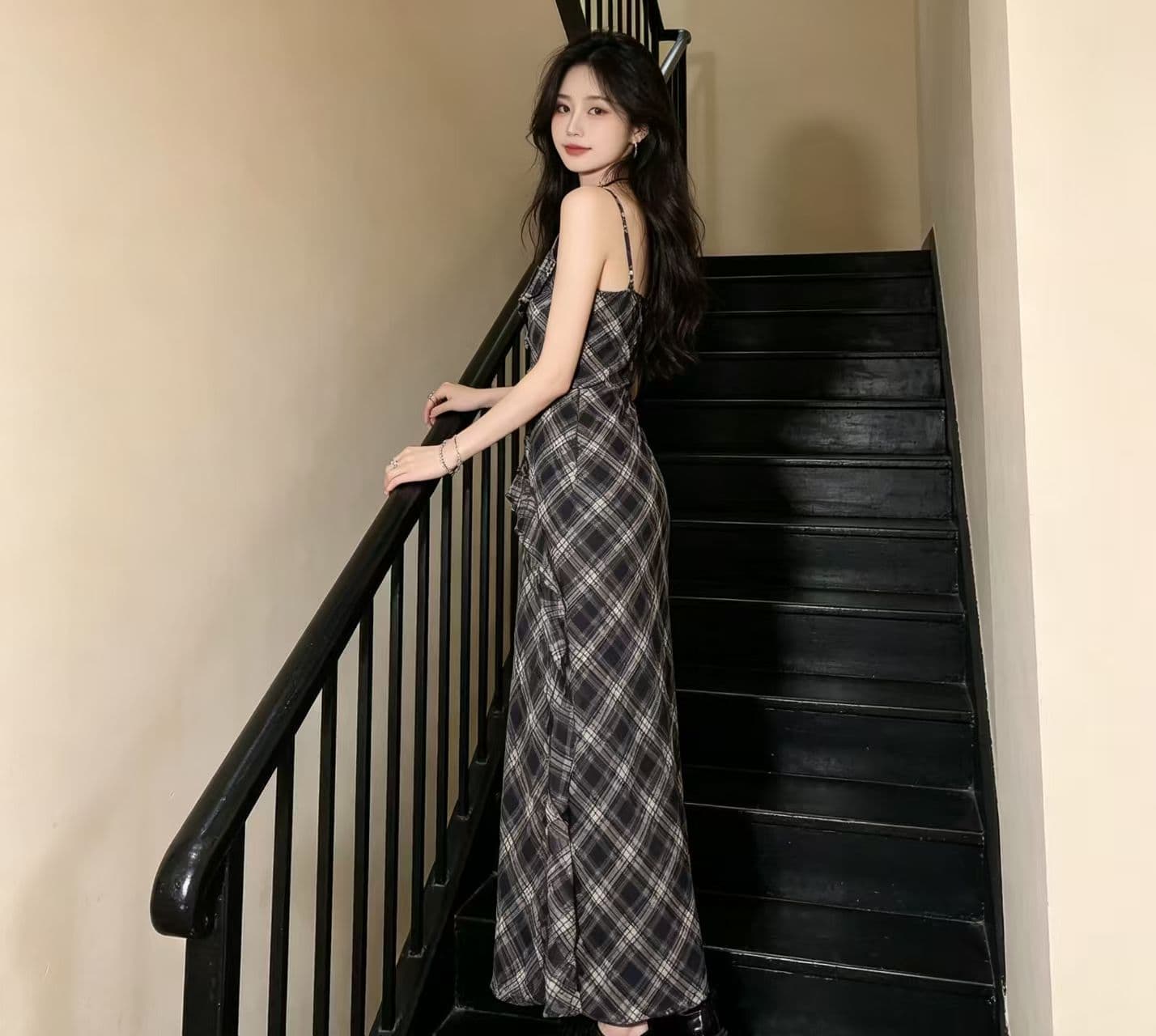 2026 여름 새로운 불규칙 프릴 여름 우아한 센스 민소매 A형 체크무늬 슬립 드레스 상세 이미지 2