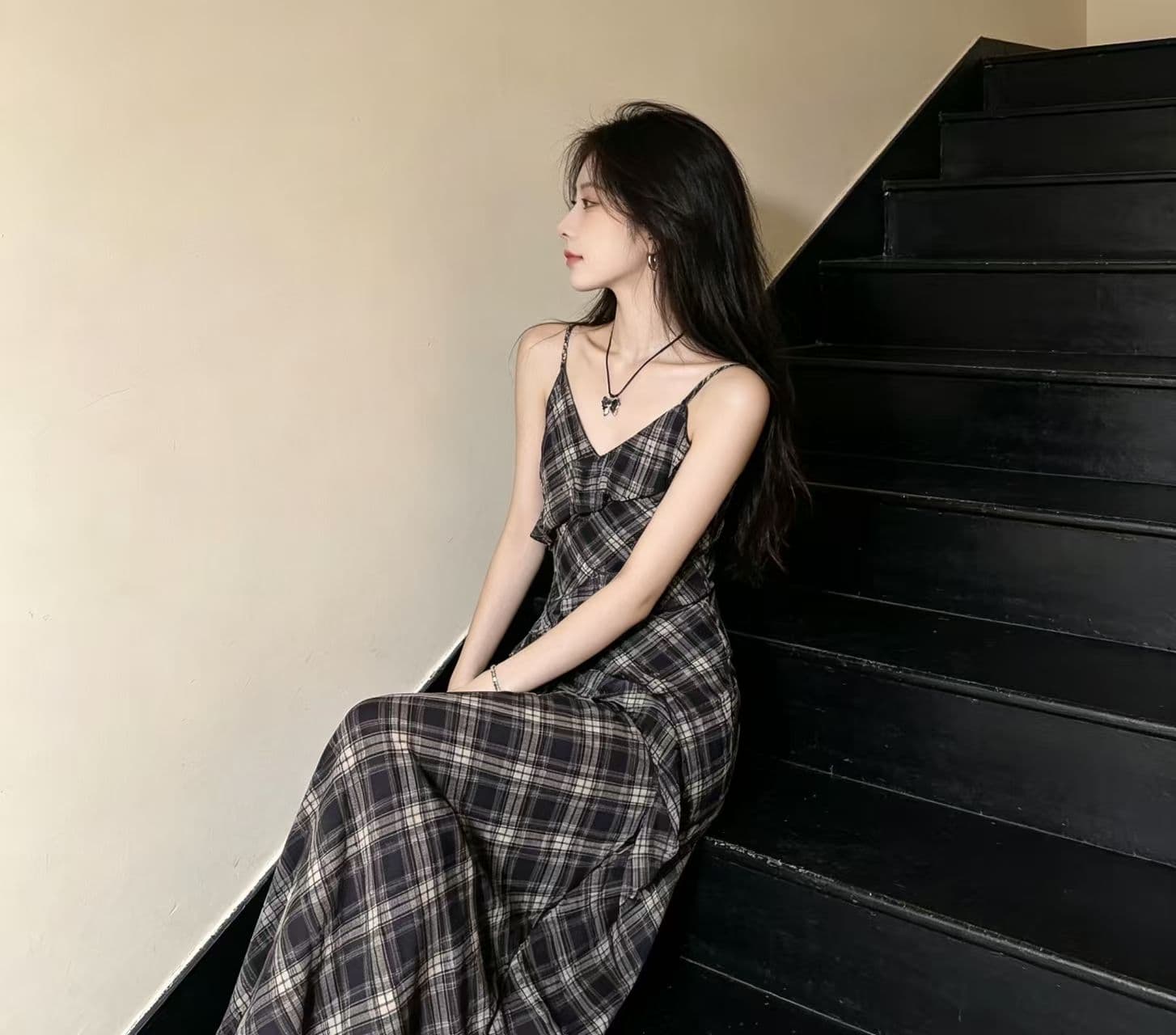 2026 여름 새로운 불규칙 프릴 여름 우아한 센스 민소매 A형 체크무늬 슬립 드레스 상세 이미지 3
