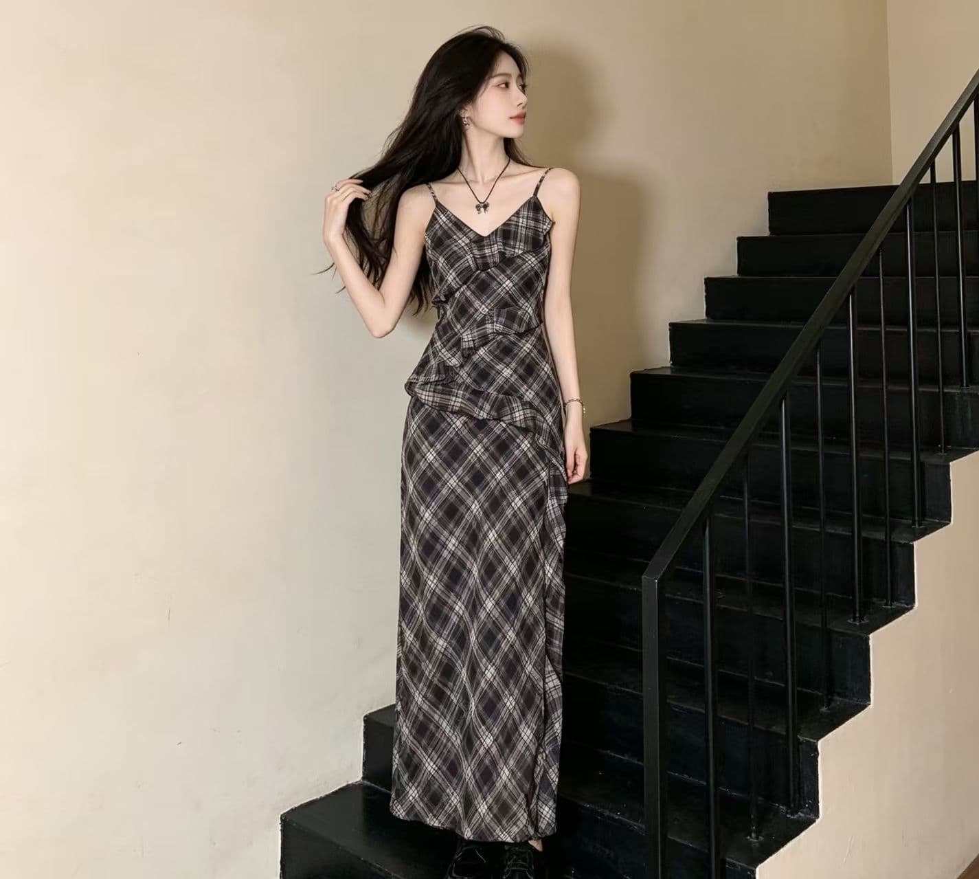 2026 여름 새로운 불규칙 프릴 여름 우아한 센스 민소매 A형 체크무늬 슬립 드레스 상세 이미지 5