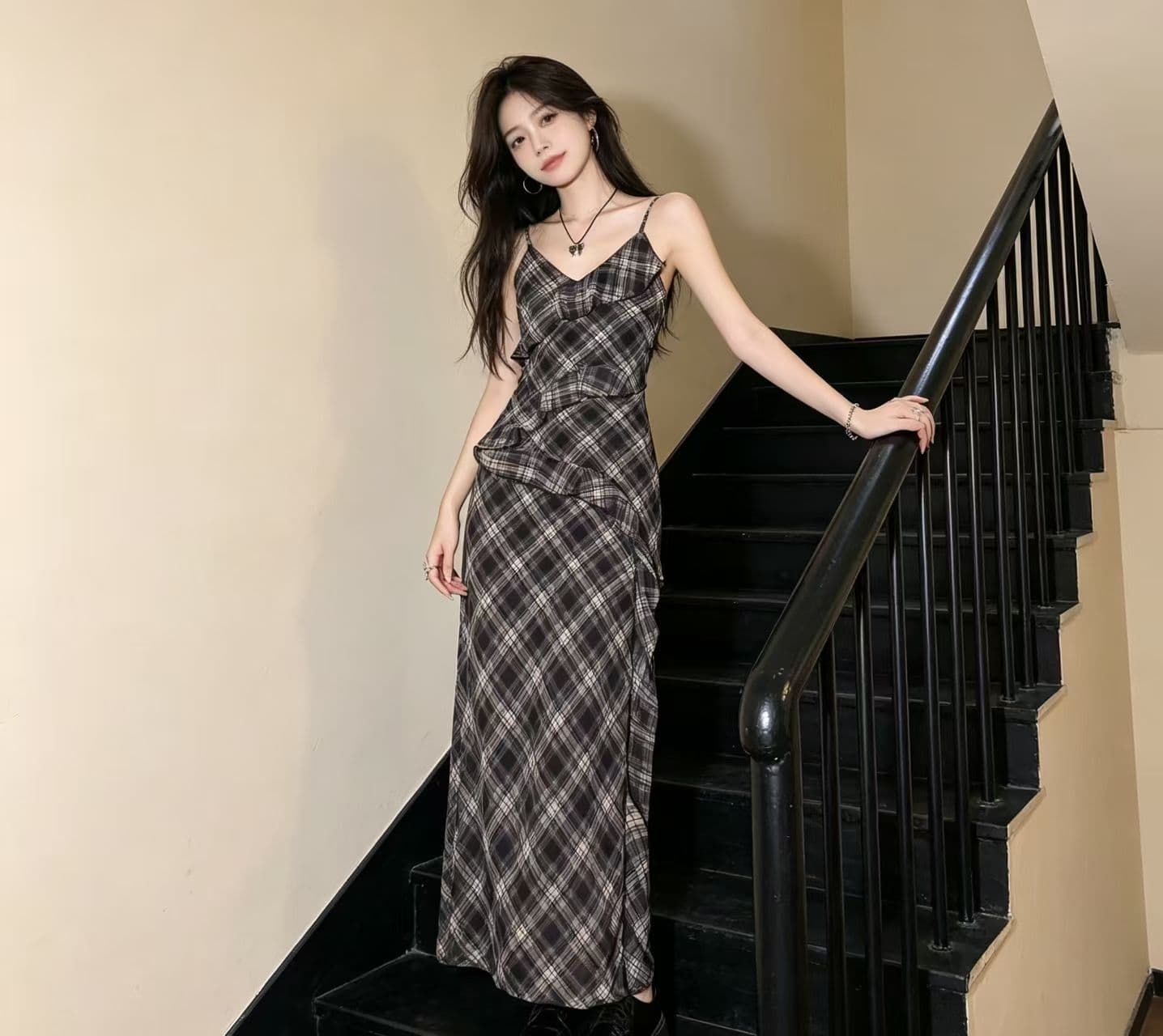 2026 여름 새로운 불규칙 프릴 여름 우아한 센스 민소매 A형 체크무늬 슬립 드레스 상세 이미지 7