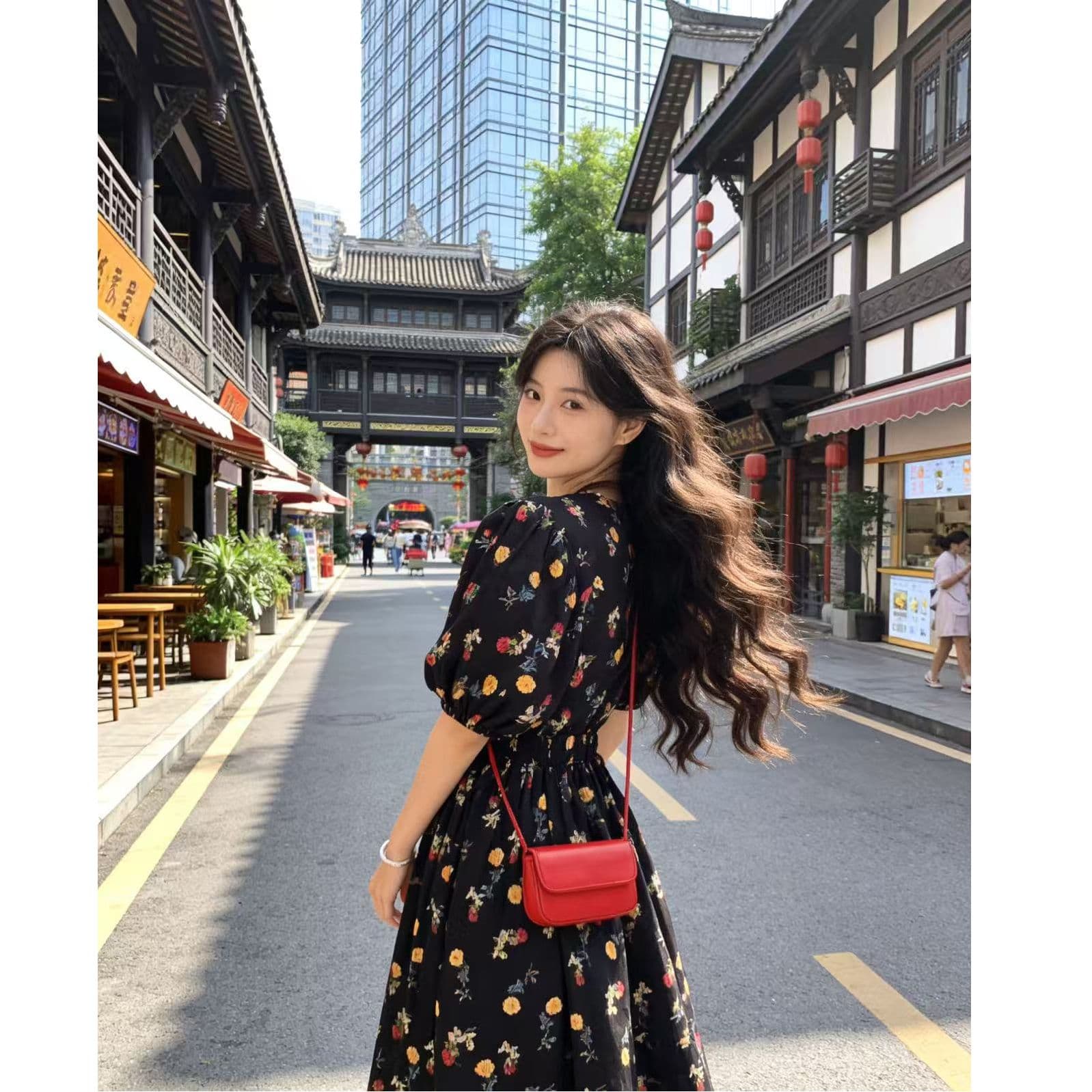 프랑스식 레트로 검정색 꽃무늬 라운드 넥 거품 소매 셔츠 드레스 여름 허리 수축 큰 진자 한 마디 휴가 여성 드레스 이미지 4
