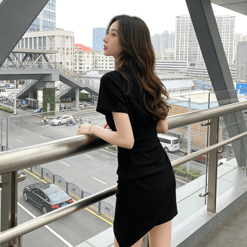 2026 새로운 순수한 욕망 바람 검정색 티셔츠 치마 여름 라운드 넥 허리 수축 주름 불규칙 밑단 품격 드레스 상세 이미지 6