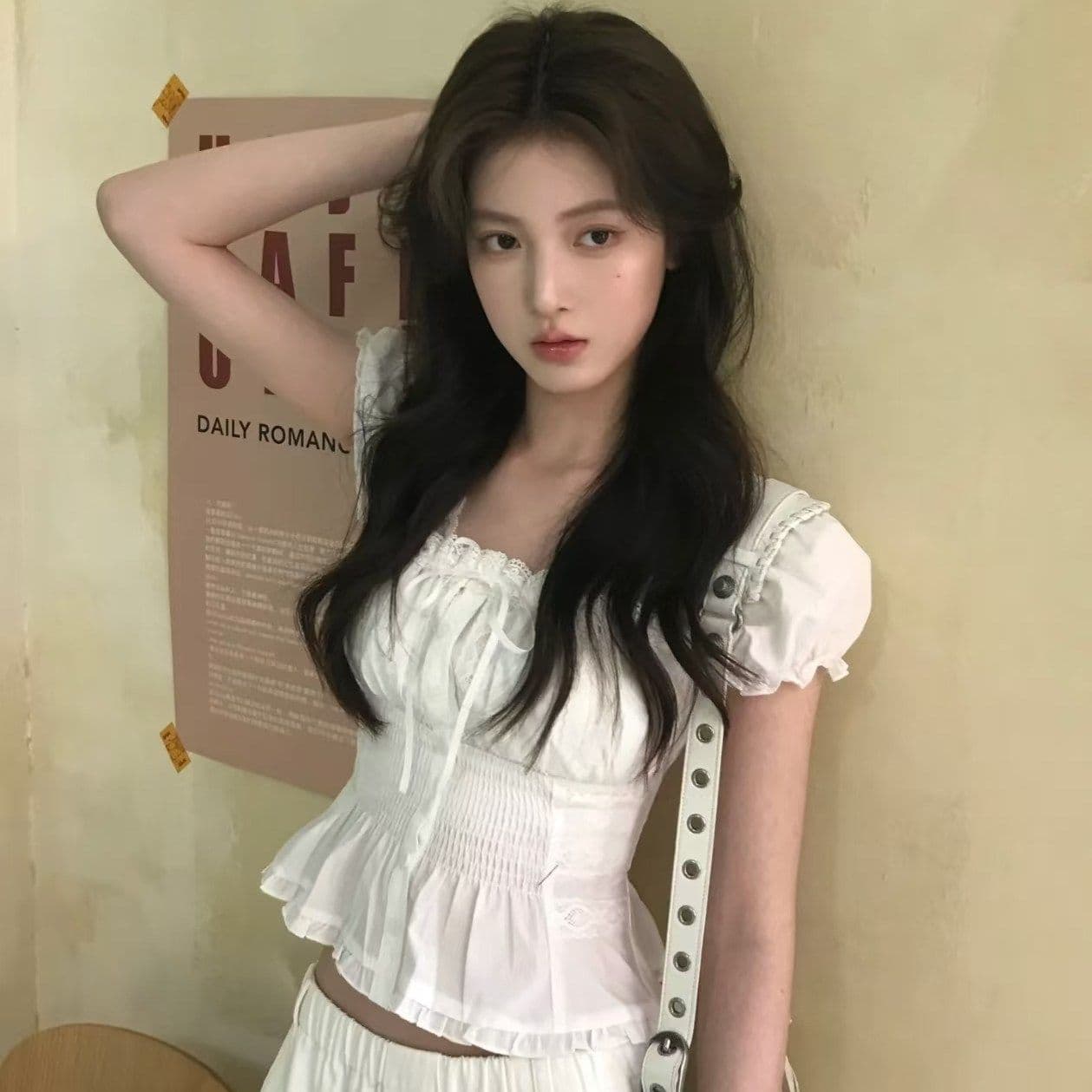 뒤로 명중 가져 가라. 펌프 로프 스트랩 하나 프랑스식 화이트 거품 소매 셔츠 여성 셔츠 몸매 가꾸기 슬림해 보이는 반팔 셔츠