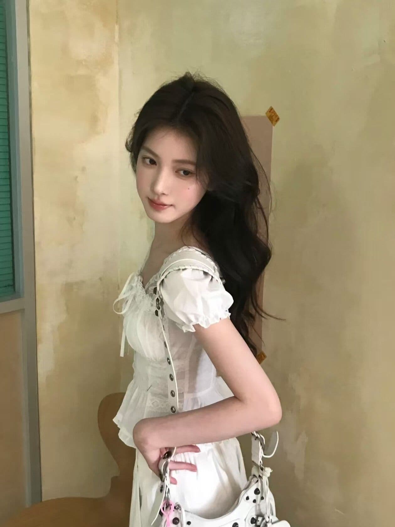 뒤로 명중 가져 가라. 펌프 로프 스트랩 하나 프랑스식 화이트 거품 소매 셔츠 여성 셔츠 몸매 가꾸기 슬림해 보이는 반팔 셔츠 상세 이미지 4