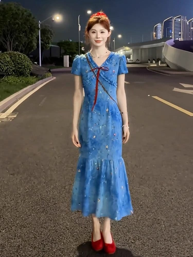 원본 자수 홀치기 염색 주름 원단 하나 프랑스식 품격 V넥 파란색 꽃무늬 드레스 고유 한 아름다운 치마