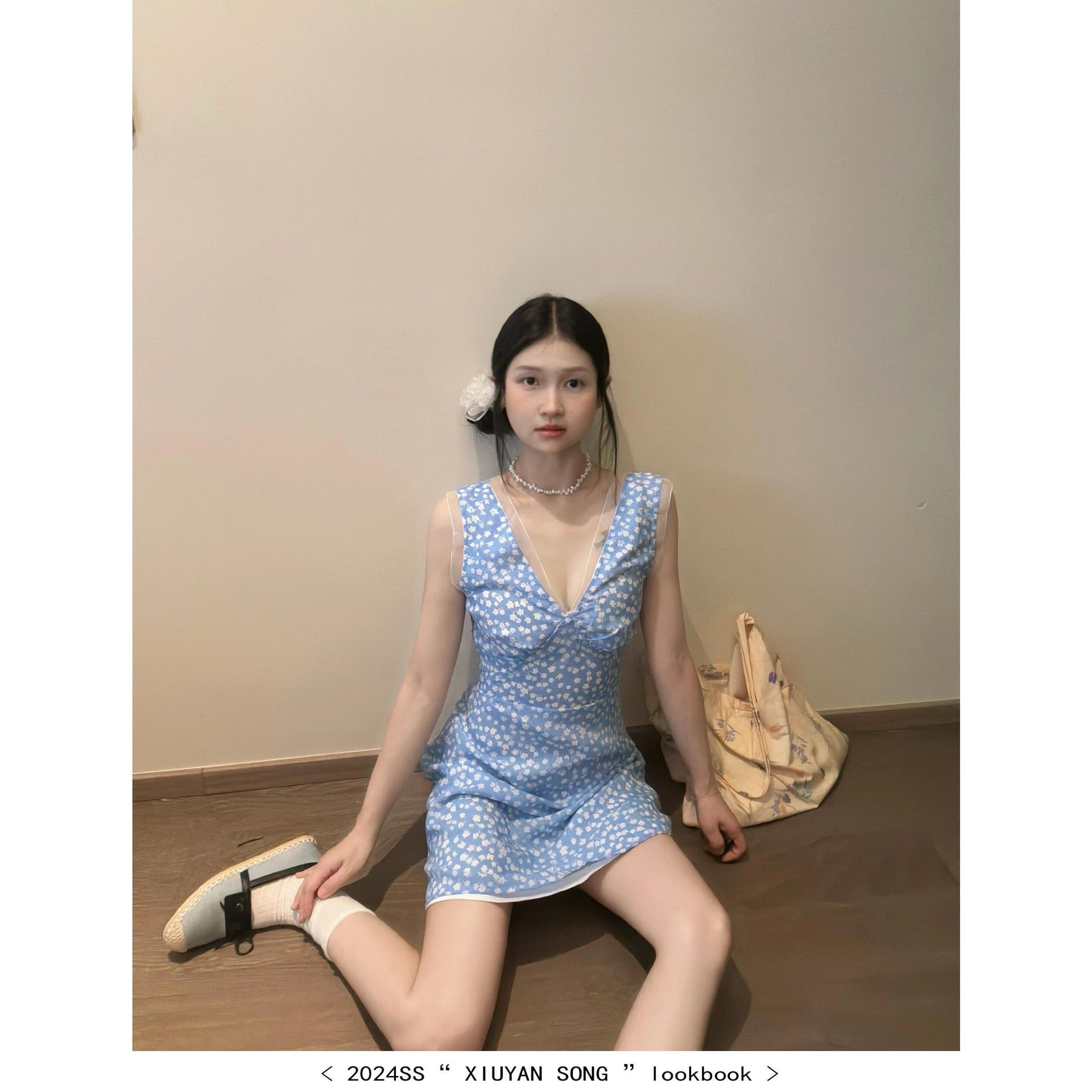 한 부서 파란색 신선함 꽃무늬 V넥 조끼 여성 드레스 여름 몸매 가꾸기 휴가 바람 민소매 허리 수축 짧은 치마