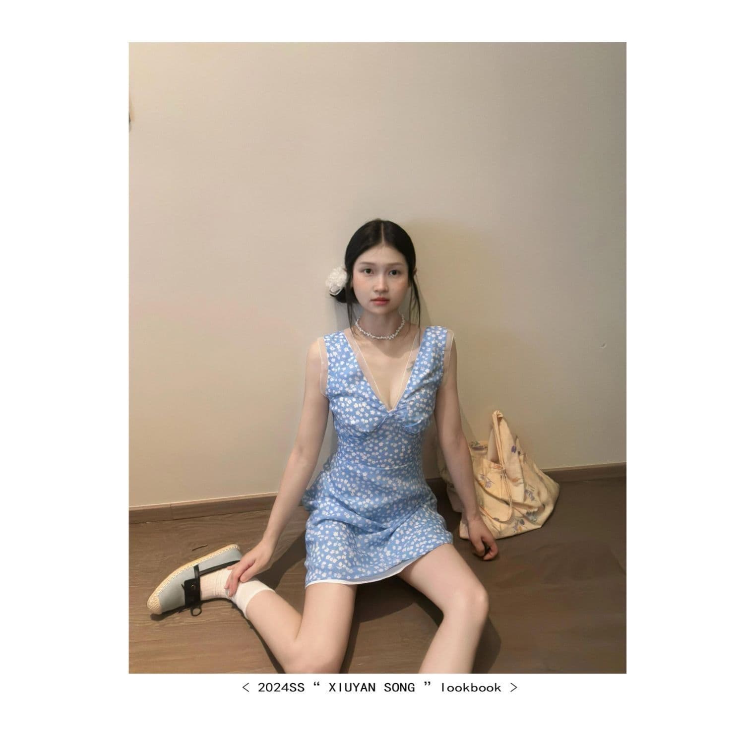 한 부서 파란색 신선함 꽃무늬 V넥 조끼 여성 드레스 여름 몸매 가꾸기 휴가 바람 민소매 허리 수축 짧은 치마 상세 이미지 3