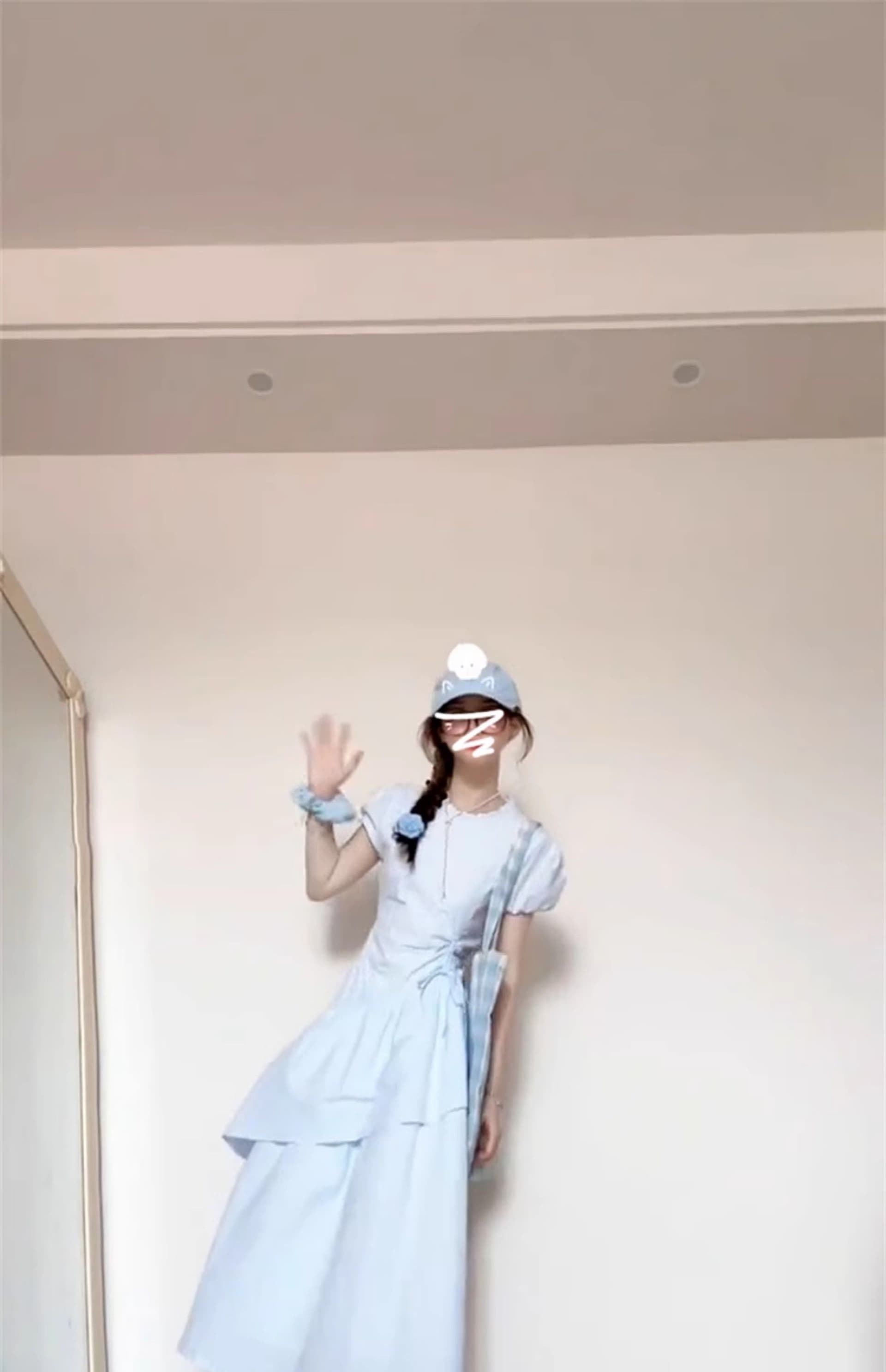 고급 센스 파란색 반팔 여성 드레스 여름 2026 새로운 작은 키 펌프 Pleat 슬림해 보이는 품격 케이크 롱 스커트 상세 이미지 4