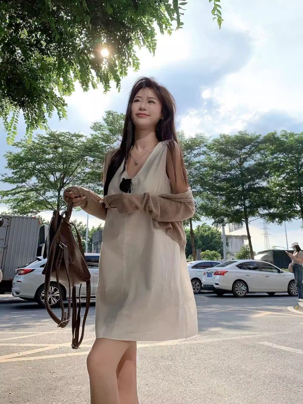 여름 민소매 조끼 V넥 여성 드레스 순수한 욕망 미니멀리즘 단색 루즈핏 슬림해 보이는 미니 스커트 패션 새로운 여성 의류 상세 이미지 10