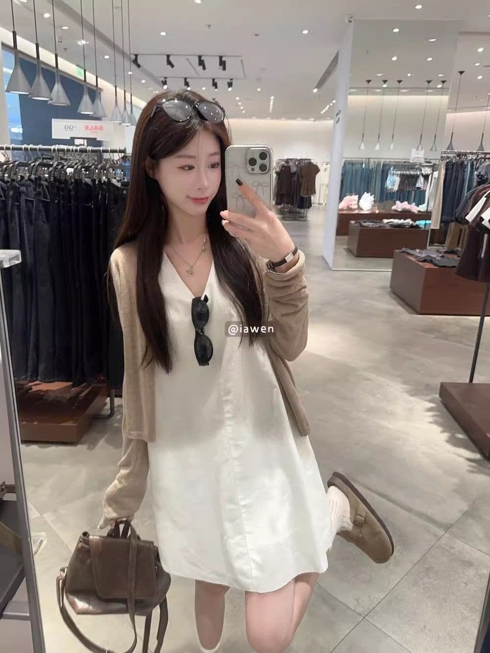 여름 민소매 조끼 V넥 여성 드레스 순수한 욕망 미니멀리즘 단색 루즈핏 슬림해 보이는 미니 스커트 패션 새로운 여성 의류 상세 이미지 16