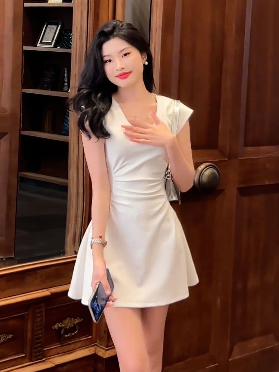 프랑스식 패션 고급 명문 여성 품격 여성 드레스 여름 새로운 주름 허리 수축 슬림해 보이는 한 마디 미니 스커트 ins 트렌디 상세 이미지 8