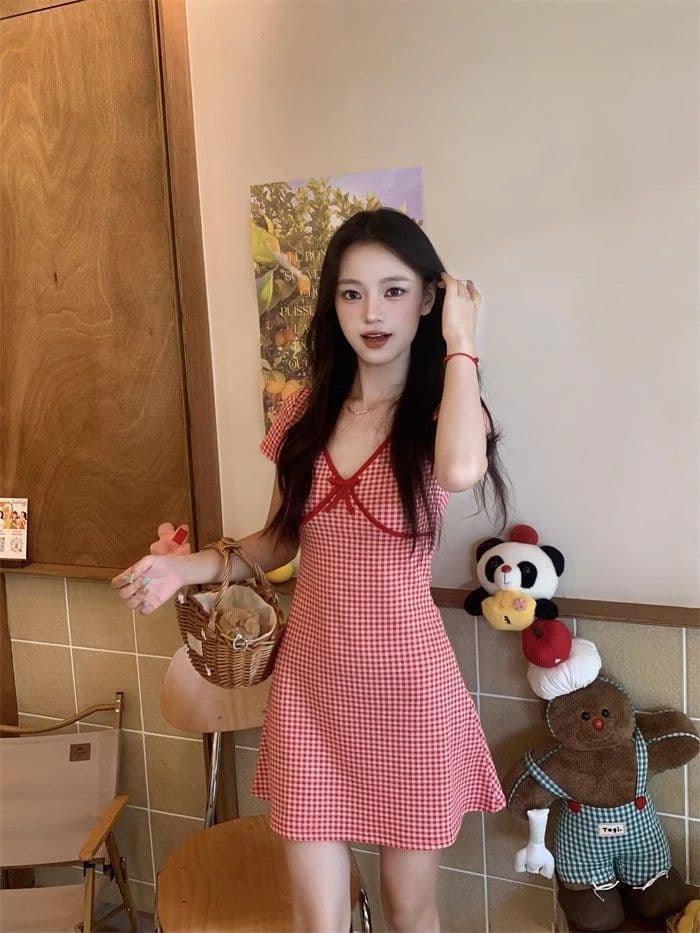 빨간색 체크무늬 V넥 반팔 드레스 여성 의류 여름 나비 매듭 핫걸 미니 스커트 디스플레이 몸 허리 수축 한 마디 치마 상세 이미지 7