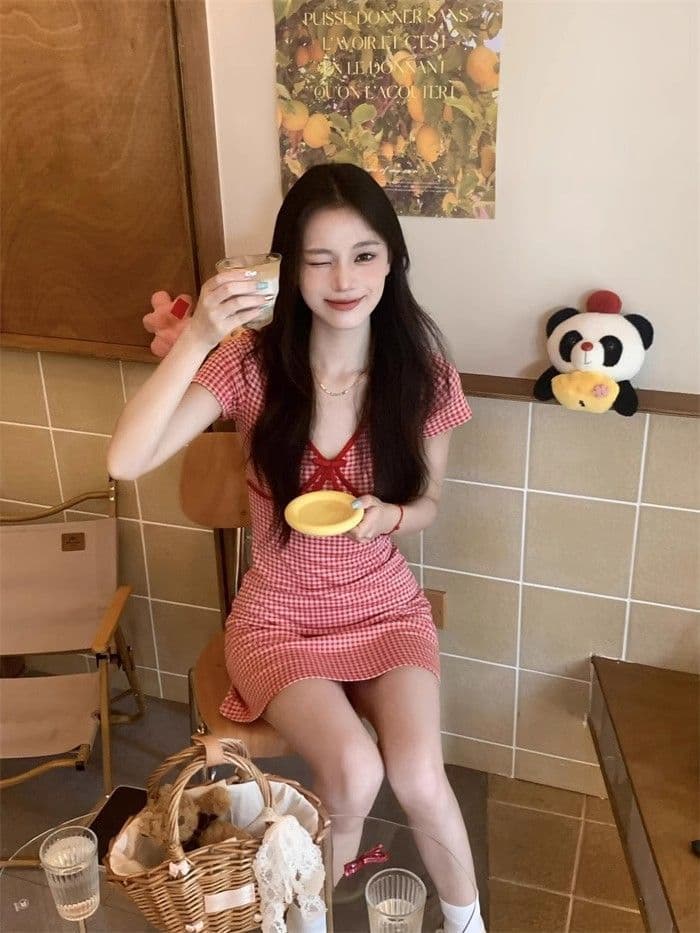 빨간색 체크무늬 V넥 반팔 드레스 여성 의류 여름 나비 매듭 핫걸 미니 스커트 디스플레이 몸 허리 수축 한 마디 치마 상세 이미지 9