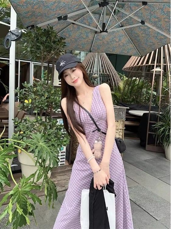 달콤한 핫걸 V넥 민소매 여성 드레스 2026 새로운 여름 허리 수축 슬림해 보이는 chic 조끼 스커트 롱 스커트