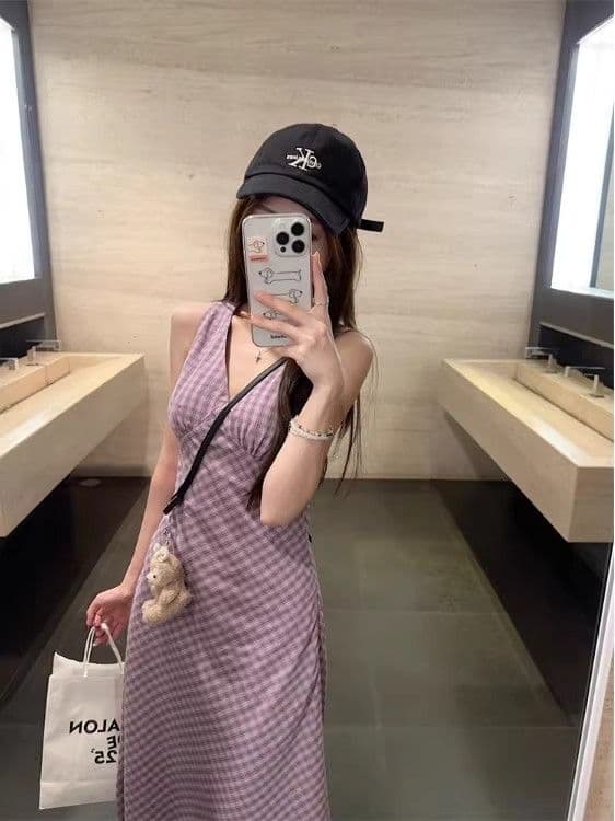 달콤한 핫걸 V넥 민소매 여성 드레스 2026 새로운 여름 허리 수축 슬림해 보이는 chic 조끼 스커트 롱 스커트 이미지 4
