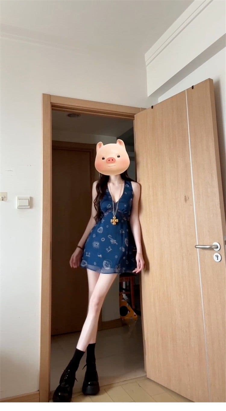 레트로 프린트 V넥 조끼 여성 드레스 2025 여름 새로운 품격 허리 수축 슬림해 보이는 휴가 바람 한 마디 미니 스커트 상세 이미지 6