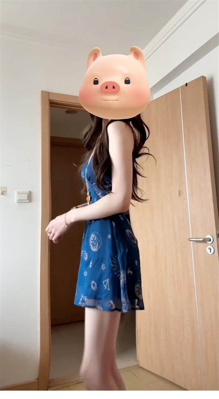 레트로 프린트 V넥 조끼 여성 드레스 2025 여름 새로운 품격 허리 수축 슬림해 보이는 휴가 바람 한 마디 미니 스커트 상세 이미지 8