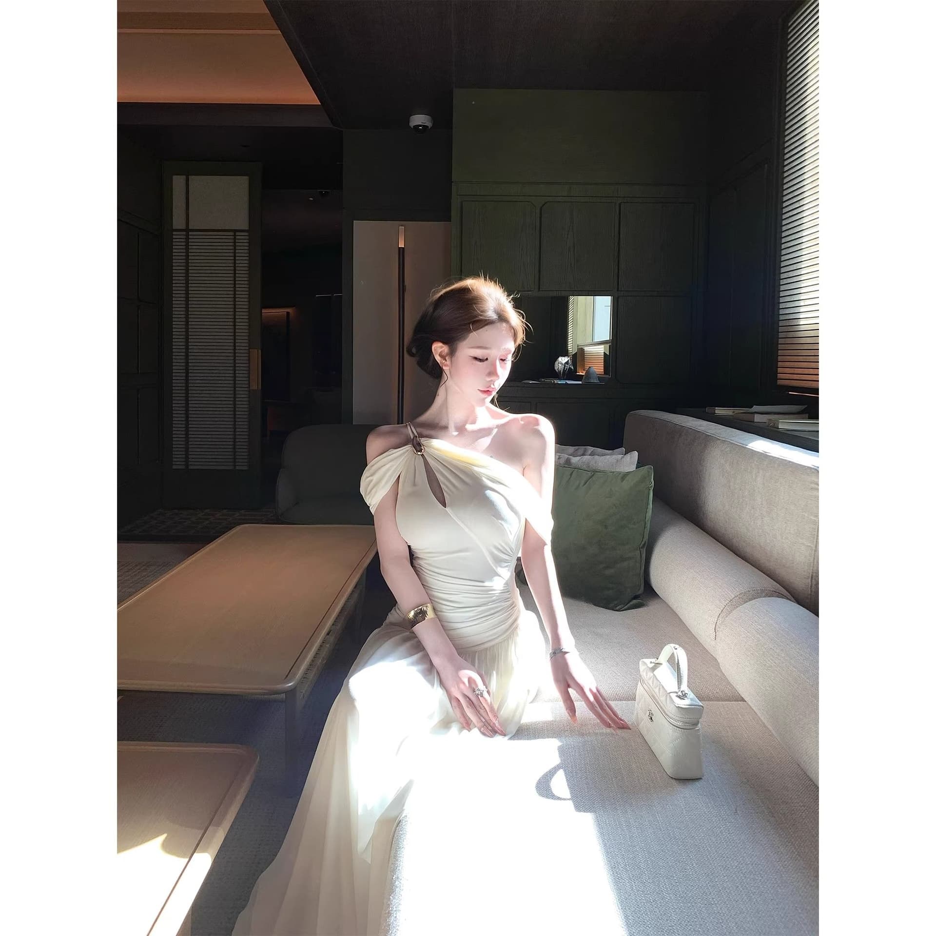 프랑스식 부드러운 바람 오프숄더 오프숄더 슬립 여성 드레스 봄 새로운 허리 수축 슬림해 보이는 고급 센스 길다 치마 이미지 3