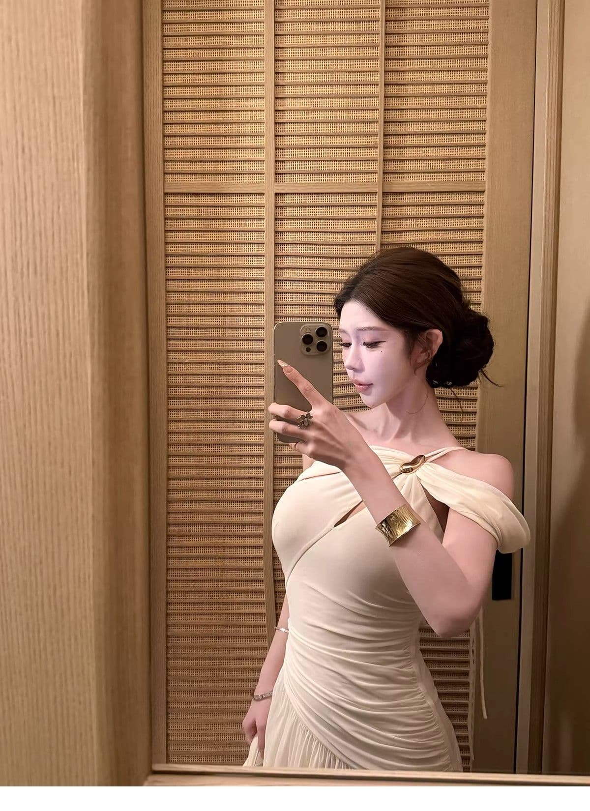 프랑스식 부드러운 바람 오프숄더 오프숄더 슬립 여성 드레스 봄 새로운 허리 수축 슬림해 보이는 고급 센스 길다 치마 상세 이미지 22