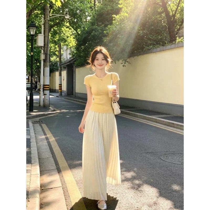패키지 코어 실 황색 라운드 넥 몸매 가꾸기 슬림해 보이는 반팔 티셔츠 여성 얼음 차가운 니트 고급 사소한 초여름 맨위 상세 이미지 3
