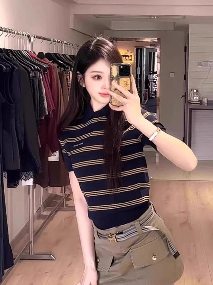 여름 새로운 miu 부서 학원 스타일 수평 줄무늬 배색 POLO 셔츠 티셔츠 여성용 짧은 소매 긍정적 인 어깨 얇은 스타일 니트 맨위 이미지 3