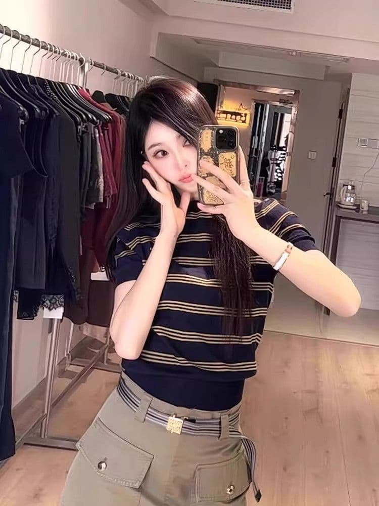 여름 새로운 miu 부서 학원 스타일 수평 줄무늬 배색 POLO 셔츠 티셔츠 여성용 짧은 소매 긍정적 인 어깨 얇은 스타일 니트 맨위 상세 이미지 2
