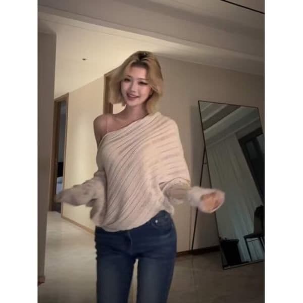 프랑스식 불규칙 비스듬한 어깨 니트 스웨터 여성 봄 새로운 한 부서 분위기 센스 착용 가져 가라. 오프숄더 맨위