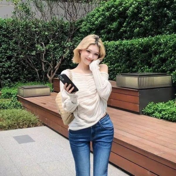프랑스식 불규칙 비스듬한 어깨 니트 스웨터 여성 봄 새로운 한 부서 분위기 센스 착용 가져 가라. 오프숄더 맨위 상세 이미지 2