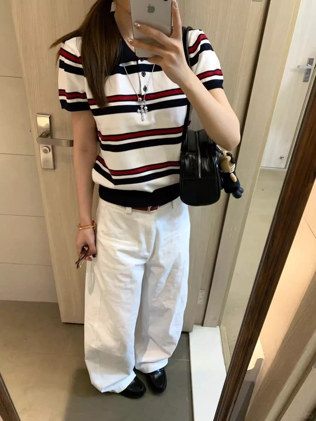 miu 부서 스트라이프 학원 스타일 POLO 셔츠 니트 긍정적 인 어깨 반팔 티셔츠 여성 여름 디자인 센스 작은 대중 허리 수축 맨위