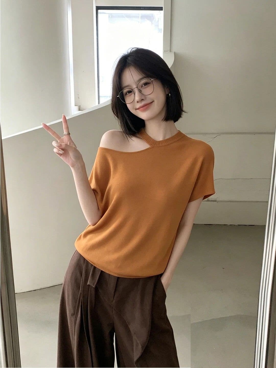 얼음 차가운 실크 행침 목 오프숄더 반팔 니트 스웨터 새로운 품격 몸매 가꾸기 슬림해 보이는 비스듬한 어깨 티셔츠 맨위 상세 이미지 1