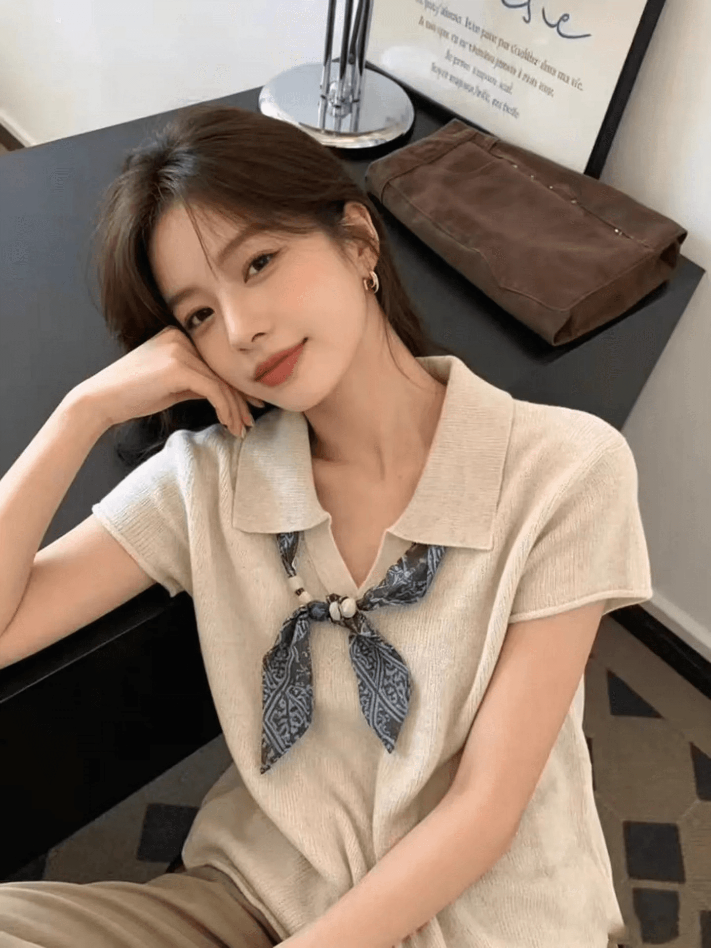 한 부서 디자인 센스 POLO 칼라 스카프 반팔 니트 스웨터 봄 여름 새로운 고급 센스 패션 품격 얇은 스타일 맨위 상세 이미지 2